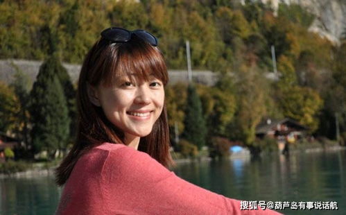 凤凰卫视美女主播杨舒,甜美清新依旧,多了一份成熟 自信与大气
