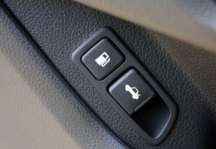 想活着就别乱碰车内这些按钮,尤其是ESP按键
