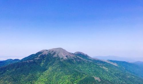 东莞的有一座 小九寨沟 ,名叫银瓶山,主峰有多高呢