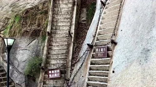 华山已经永久封闭的一段险道 华山飞龙梯 ,出门旅行一定要趁早,要不然有些景点会永久的错过 