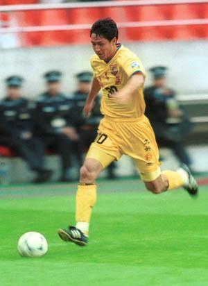中国足球远动员排行榜：探寻最耀眼的明星球员