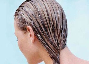 头发出油还掉发应该怎么办 如何预防脱发比较好