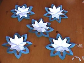 漂亮的蓝色镂空纸花球的手工制作图片教程