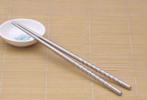 中国的筷子为何不用金属制作 外国人的餐具都是金属的呀