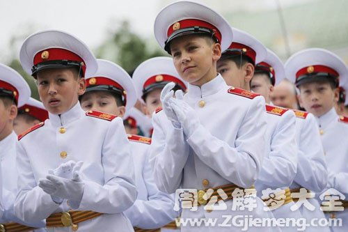 梦见海军制服是什么意思 梦到海军制服好不好 大鱼解梦网 