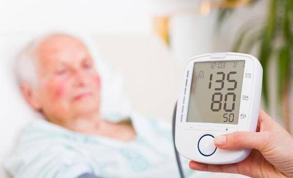 什么原因血压突然升高二百多,血压突然升到200多是什么原因
