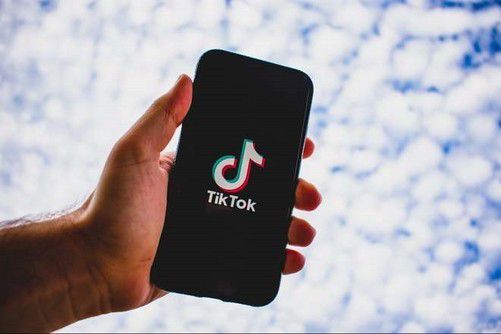 TikTok店铺评论文案与模板_TikTok直播流量算法底层逻辑解析