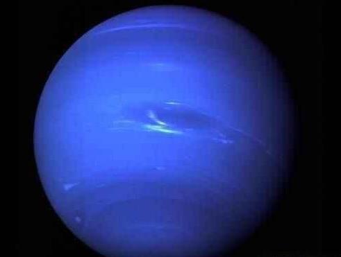 海王星到底有多大 一个坑都比地球大,风速相当于100级台风