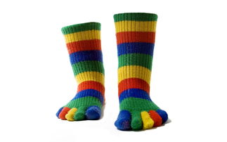 梦见袜子有哪些象征 梦中穿袜子是要遇良缘吗