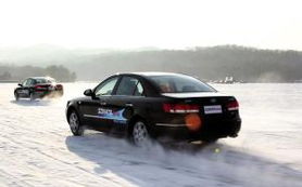 如何在冰天雪地里安全驾驶爱车 