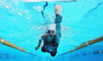 200自由泳的标准是多少(一百米自由泳50秒)