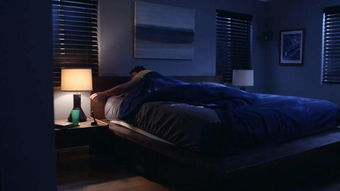 晚上睡觉,床头别放5样东西 影响睡眠更伤身,看看你家有没有放对