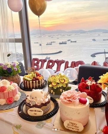 港姐何艳娟提前庆30岁生日 收六个生日蛋糕,离婚后再搭百亿富豪