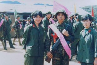 我国士兵因长相帅气,被2名越南女兵掳走,三人与世隔绝生活12年