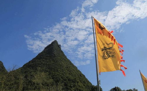 古代人打仗为什么要举那么多旗子 这有什么作用