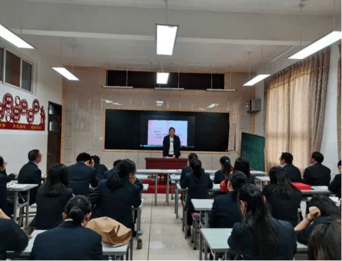 官渡区长水中心学校退休职工欢送会 暖意浓浓显真情