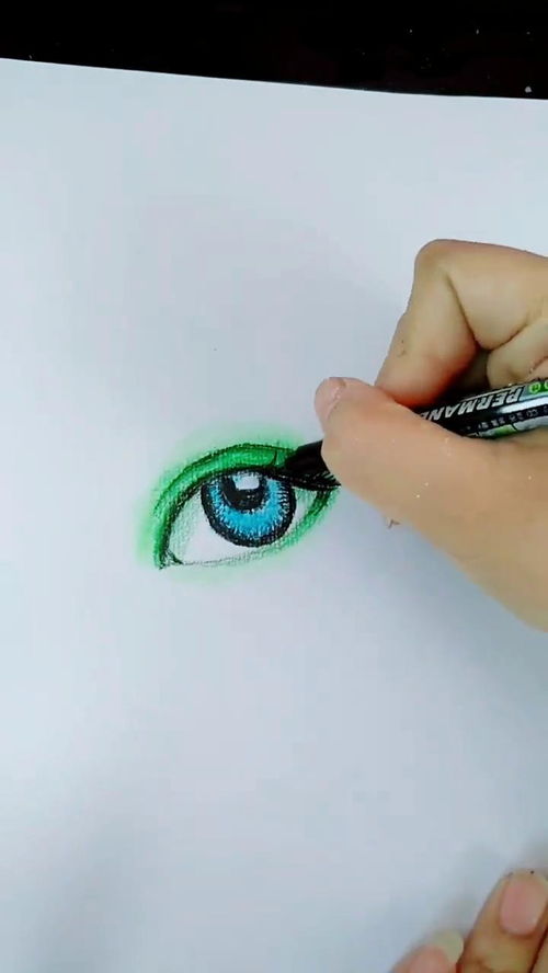魔蝎座的眼睛,是绿色的 