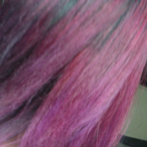 有谁知道染过紫色的头发还能染别的什么颜色吗 除了黑色 我头发开始染的葡萄紫 现在都掉色了 红不红紫 
