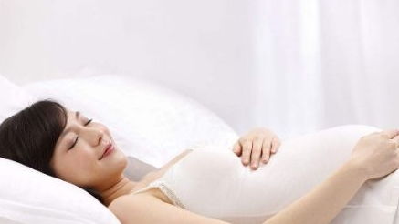 在怀孕期,这3个行为孕妈最好别做,不然容易让宝宝 脐带绕颈
