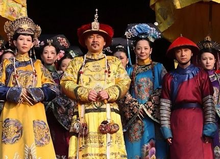 清朝皇帝上朝说的是什么语言 是汉语还是满语