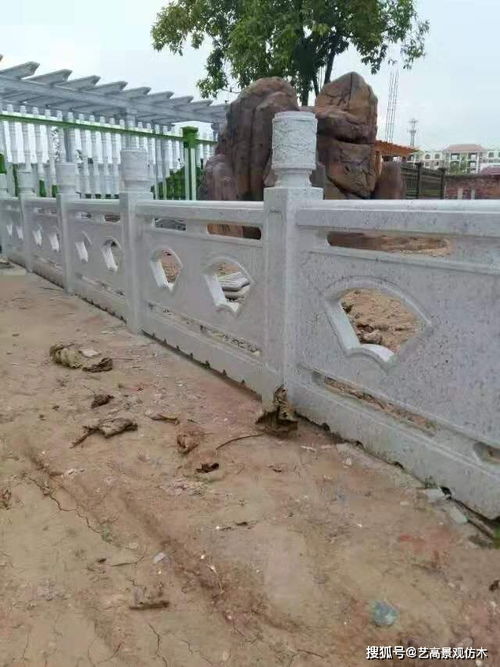 浙江丽水乡村道路安装了仿木防护栏杆,原来是混凝土钢筋水泥做的
