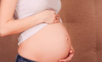 原创怀孕后，为什么孕妈肚子上“这条线”，有的偏移而有的在中间？