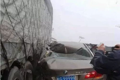 1人死亡,3人重伤 这些图告诉你,为什么要远离大货车