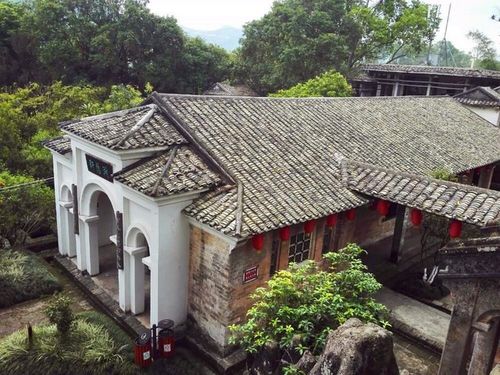 广西的一座私人豪宅,被誉为 桂南第一庄 ,却少有人知道
