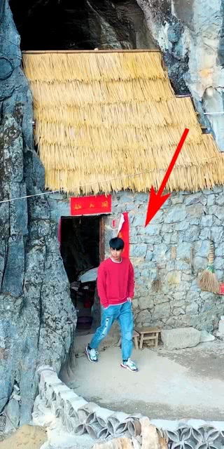 贵州80后小伙住在山洞里,是什么让他隐居在这里,有什么故事吗 