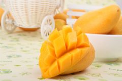 芒果和什么不能一起吃芒果相克食物及禁忌,芒果和什么不能一起吃芒果相克食物及禁忌