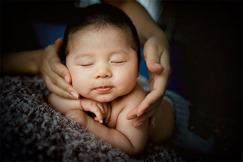 梦见小孩尿湿裤子是什么意思 大鱼解梦网 