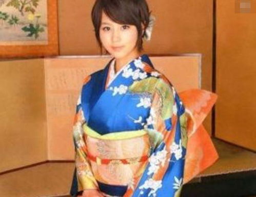 为何日本女性穿和服时不能穿内衣,除了方便之外,还有另一个目的