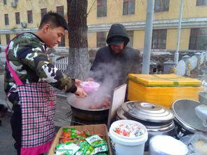 兰西一男肾衰生命垂危,孪生弟弟摆摊赚钱,只为割肾救兄 