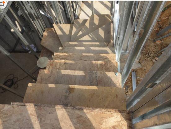 别墅楼梯怎么弄好看，轻钢别墅的楼梯是怎样施工的