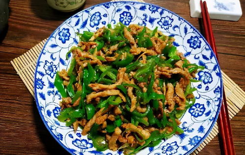 肉丝炒青青椒怎么炒,一道青椒炒肉丝的家常做法？