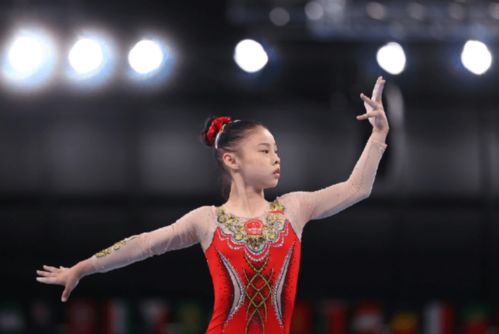胖到认不出 中国17岁体操人气王,奥运夺冠1年后,像变了一个人