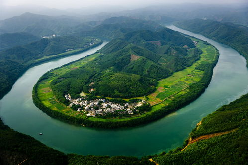 肇庆推出九条旅游线路构建千里旅游大环线体系,涵盖11大旅游主题