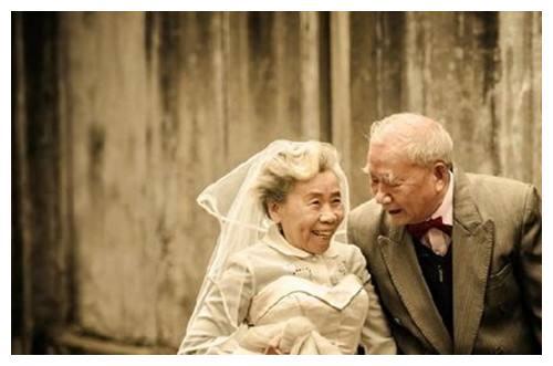 一位55岁再婚女人的忠告 晚年婚姻,不要再嫁 错人