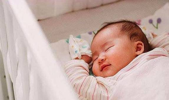 新生儿睡觉时会做梦吗 若宝宝经常做梦,会影响身体发育吗