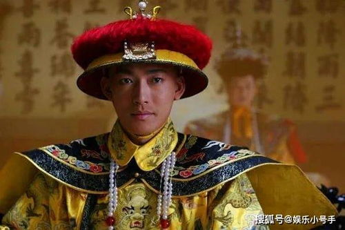 明朝和清朝皇帝的头顶的皇冠是一样的吗