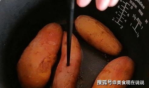 电饭锅烤红薯,学会这一招,不用放水,红薯个个香甜还流蜜汁 食材 