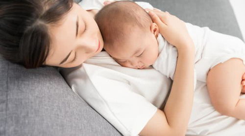 宝宝睡觉容易醒是什么原因呢 看看这几个方面,找对原因才好解决 