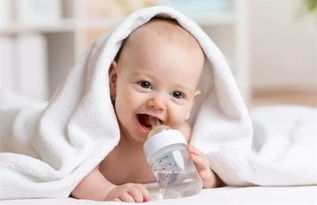 宝宝多喝水有益 小心喝太多水 中毒 