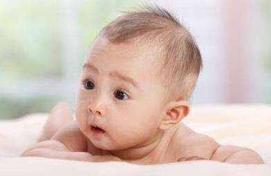 月安馨小课堂 宝宝头发稀疏是因为缺乏营养吗 