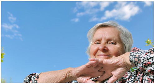 为何中年丧偶的女人大多长寿健康呢 2位86岁的奶奶说出心里话