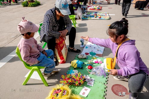 幼儿园变成 跳蚤市场 幼儿和家长摆摊做生意,钱买物换都可以