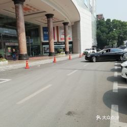 光谷哪里可以免费停车(纯k光谷店有免费停车场吗)