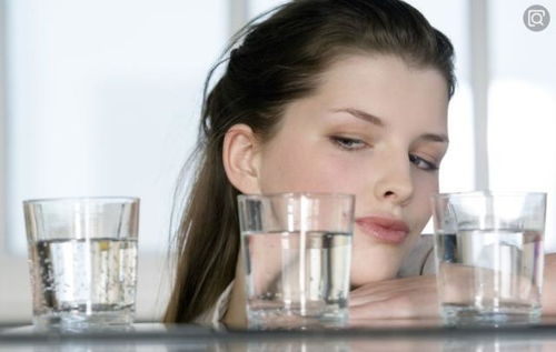 喝水时,用一半开水兑一半冷水,对身体健康好吗