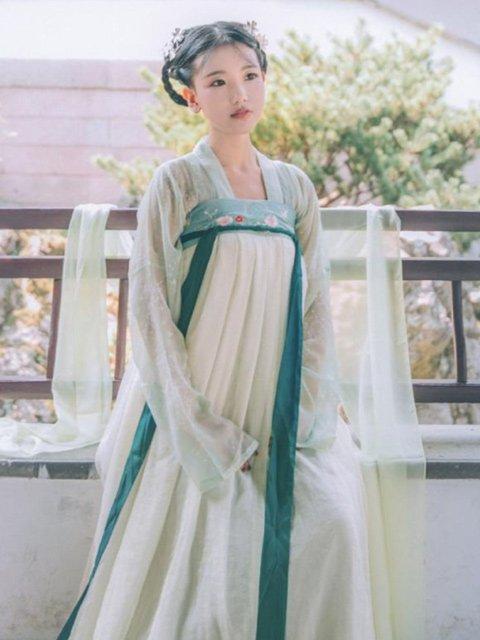 中国传统汉服 适合十二星座女孩的汉服款式,点亮你的美