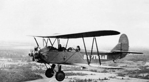 二战德军最害怕的飞机,居然是苏联姑娘们驾驶的隐身 木头飞机
